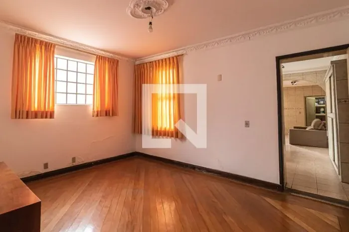 Casa à Venda - Bom Retiro, 5 Quartos, 930 m2