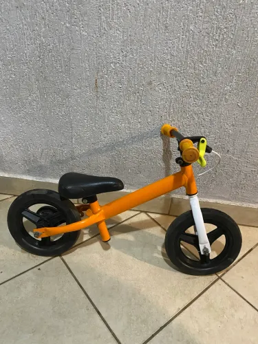 Bicicleta de equilíbrio infantil
