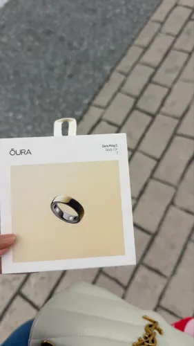 Vendo oura ring 5 dourado tamanho 6, 7 e 8