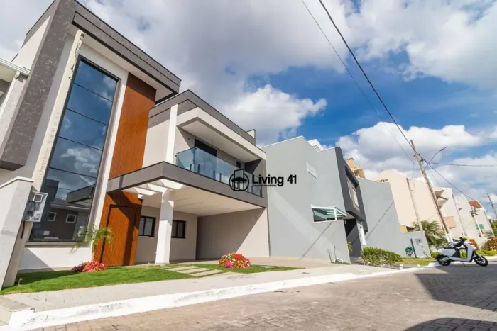 Sobrado com 4 dormitórios à venda, 180 m² por R$ 1.499.000,00 - Uberaba - Curitiba/PR