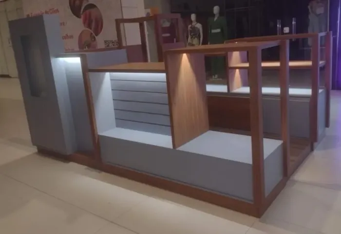 Estande pronto para loja de Shopping.
