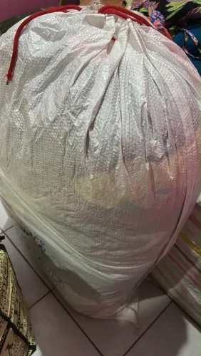 Vendo fardo de roupas 