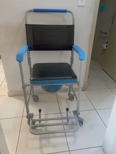 Cadeira de Banho/Higiênica Nova - Nunca Usada