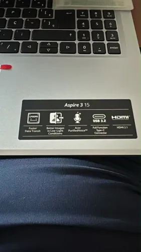 Notebook Acer Aspire 3 15 - LPDDR5 / SSD / Impecável