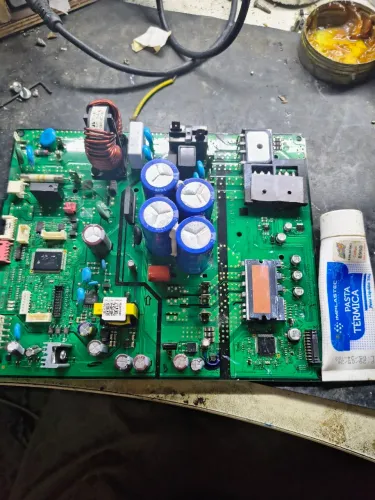 Manutenção em placas inverter e convesionais e inversores solares
