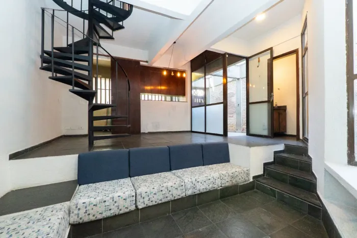 Casa para venda e locação em Cambuci com 4 quartos, sendo 1 suíte, 115m²