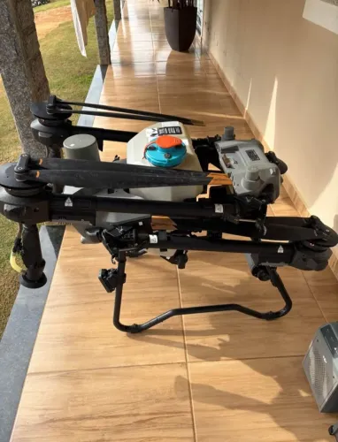 Vendo drone  em ótimo estado 