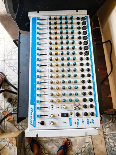 Mesa de Som Oneal OMX 16 Canais - Funcionando Perfeitamente
