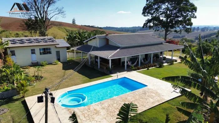 Chácara para Venda em Pedra Bela, zona rural, 4 dormitórios, 1 suíte, 3 banheiros, 2 vagas