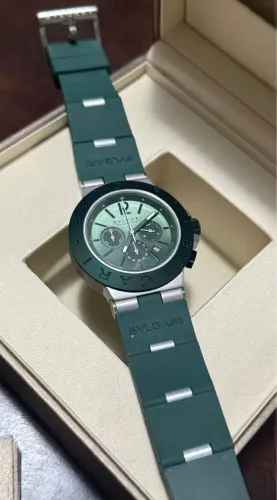 Relógio bvlgari