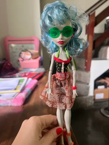 Monster High Ghoulia Yelps, da coleção Skull Shores, de 2011.