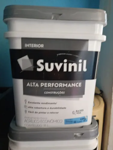 Tinta Suvinil 18 litros.