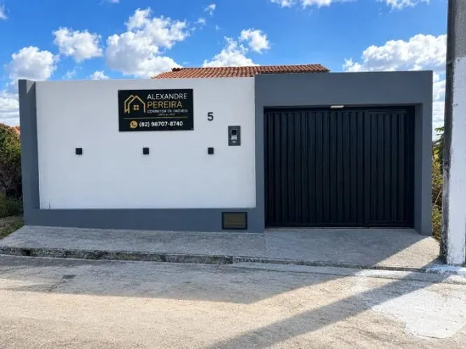 CASA RECÉM-CONSTRUÍDA, NO LOTEAMENTO RECANTO NOVA MESSIAS, EM MESSIAS