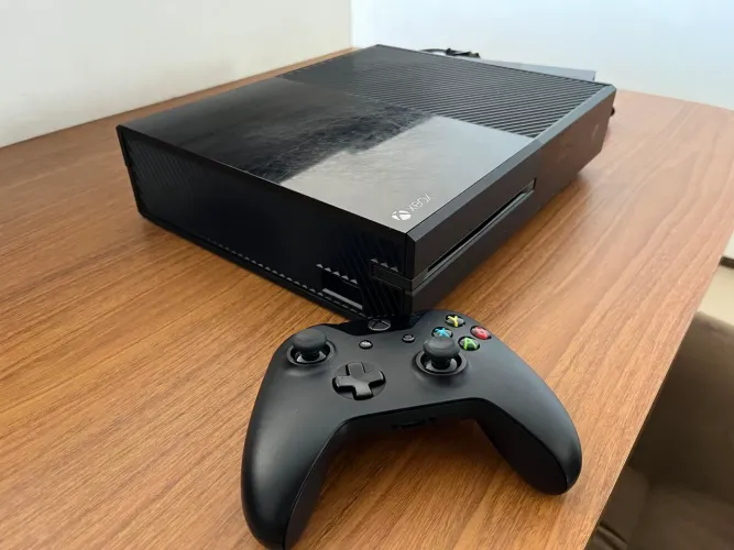 Xbox One 500GB e controle