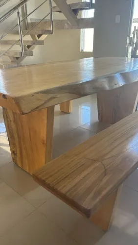 Mesa Sítio/Área Gourmet Madeira Pequiá 2,00x1,00m (prancha 5cm) + par de bancos