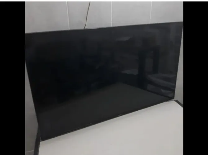 TV Samsung TU8000 com defeito de tela