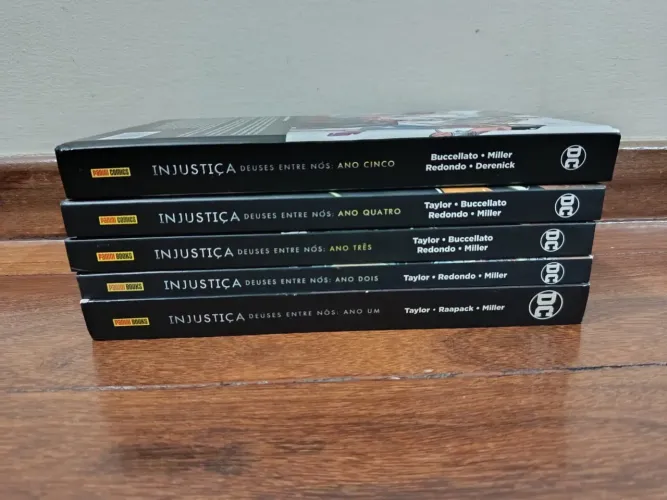 Coleção Injustiça Deuses entre nós ( Ano 1 ao 5)