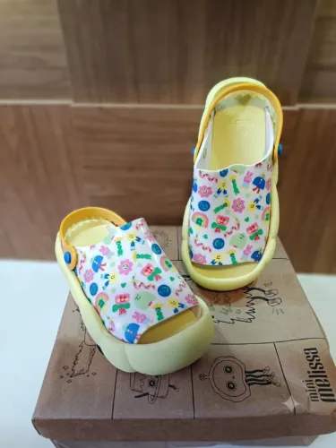 Melissa slide Criatura + Fábula