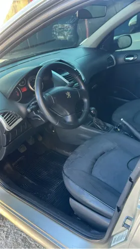 Peugeot 207 Sedan Passion XR 1.4 Flex 8V 4P 2011