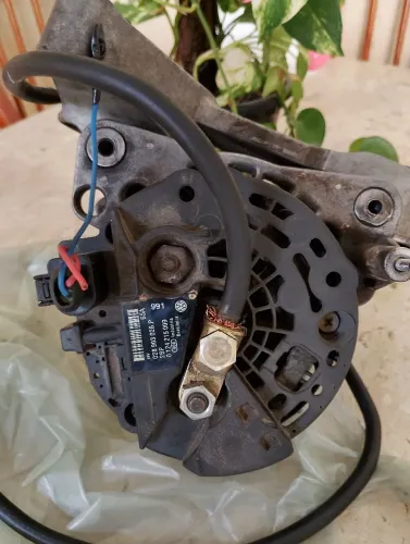 Alternador 65hp gerando bom está com bassê do gol original