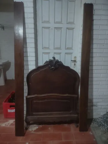 Cama de solteiro madeira maciça