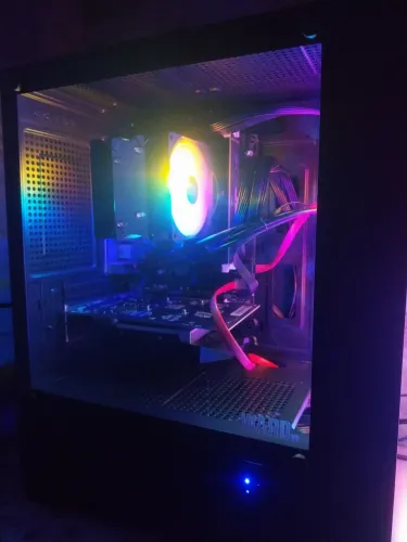 GT 740 2GB DDR5 NOVA +BRINDE GTX 1050 TI COM DEFEITO