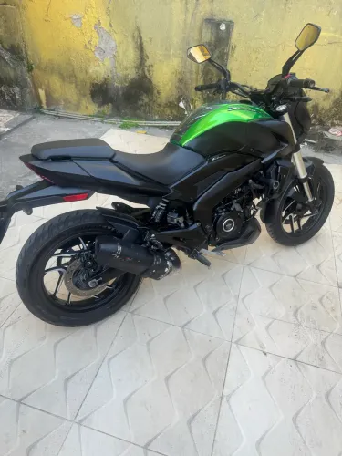 Bajas Dominar 400