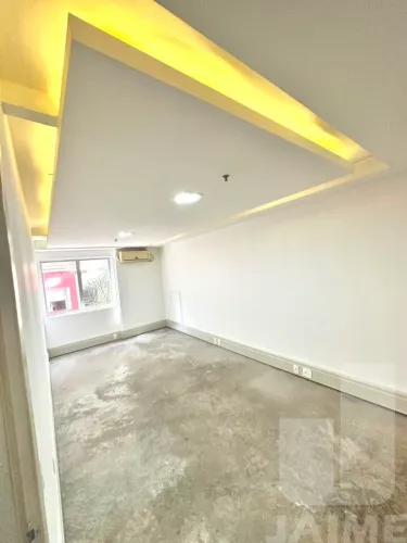 Conjunto comercial sofisticado no Paraíso