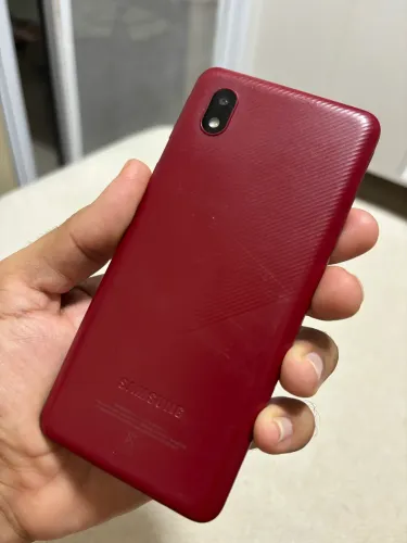 Celular 01, pegando tudo, trinco na tela 