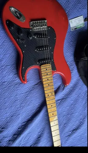 Guitarra Tagima em ótimos estado