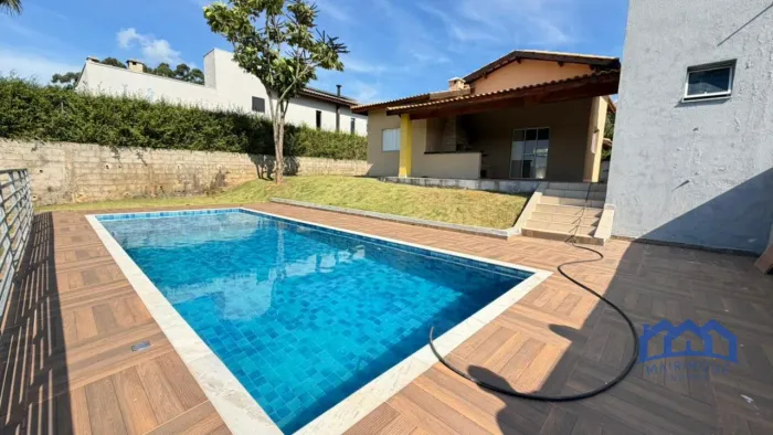 Chácara com 3 Quartos e 2 banheiros à Venda, 1.000 m² por R$ 850.000 Cód. ch2741