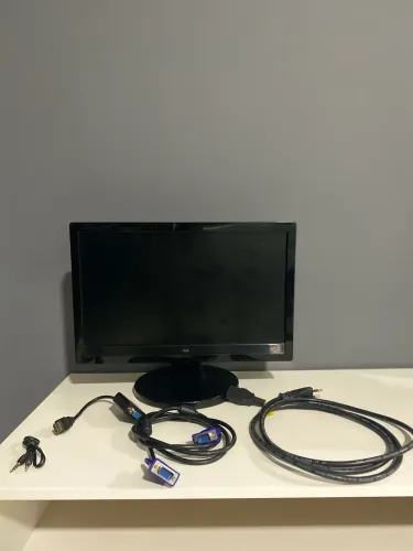 Monitor AOC 15,6? Funcionando tudo + Cabos
