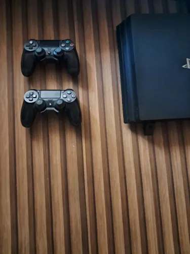 PLAYSTATION 4 PRO - COM JOGOS