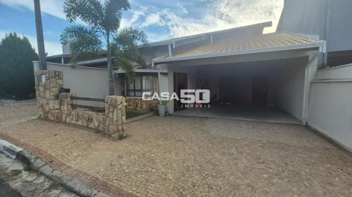Casa térrea a venda em condomínio fechado - Valinhos