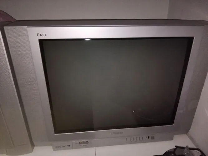 Tv de tubo toshiba face 29"