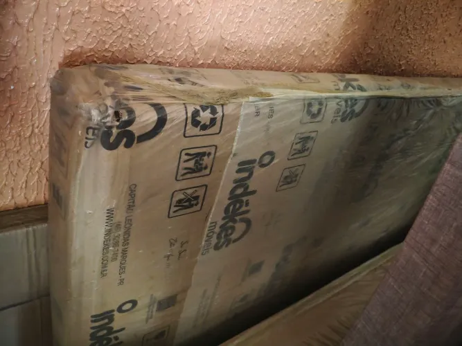 Mesa com 4 cadeiras 108cm nova na caixa
