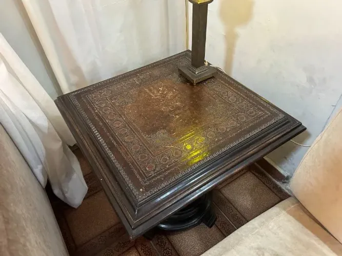 Mesa de canto antiga - Madeira