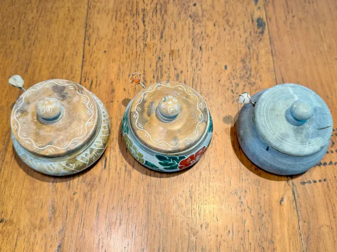 Trio de pimenteiras de pedra sabão 