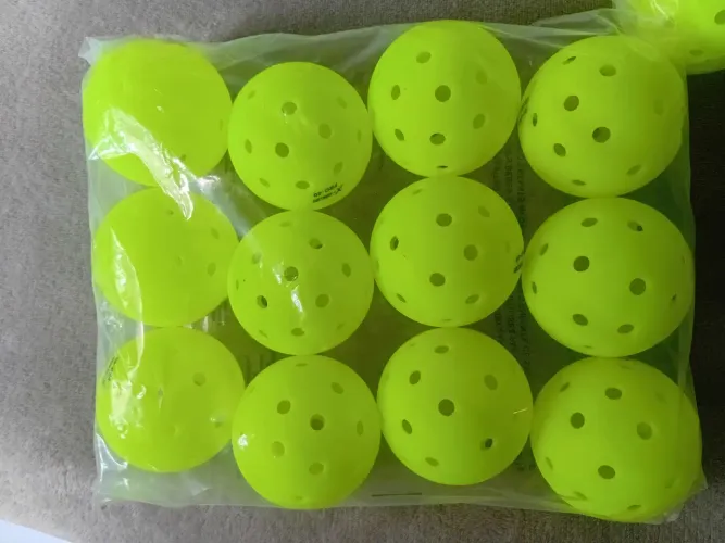 3 bolas pickleball X Ace 40 furos Ama Sports