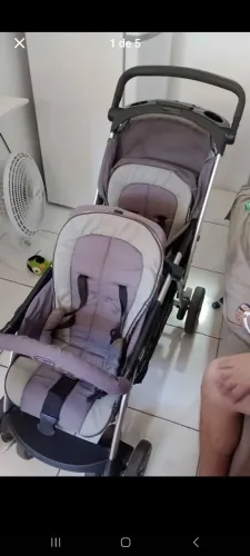 Carrinho de gêmeos