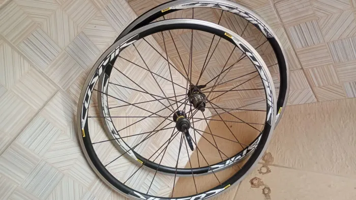 Roda Mavic cosmic alumínio aro 700