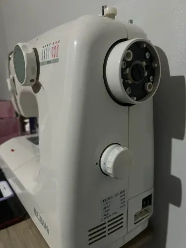 Vendo máquina de costura 