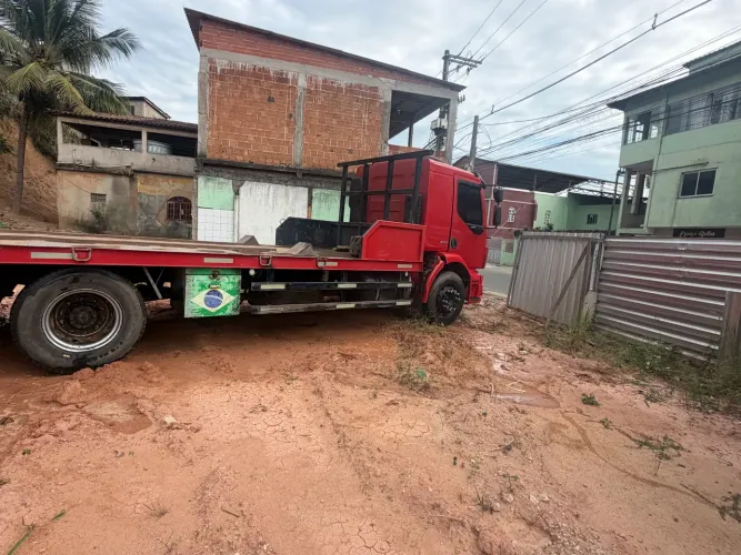 Caminhao prancha motor novo , e todo revisado