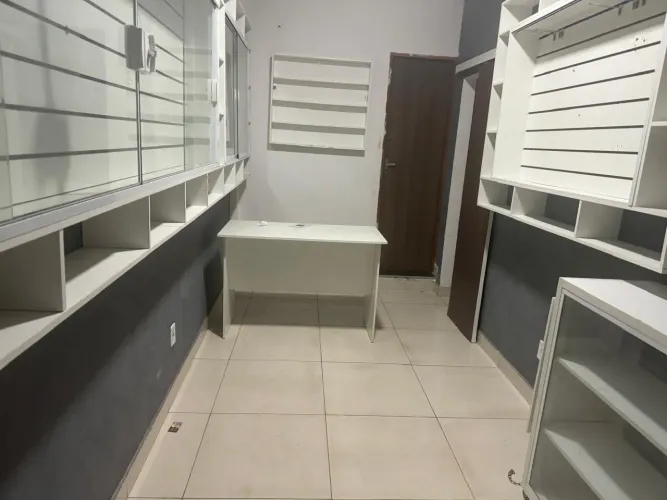 VENDO MÓVEIS PARA LOJA DE CELULAR 