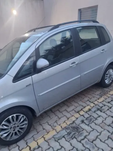Fiat Idea Essence 1.6 Flex 16V 5P 2011