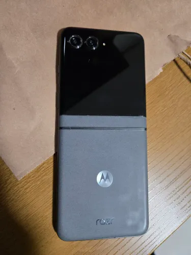 Motorola Razr 50 512GB