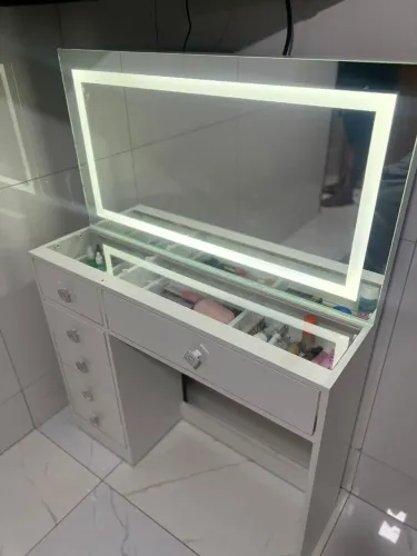 Penteadeira camarim em led