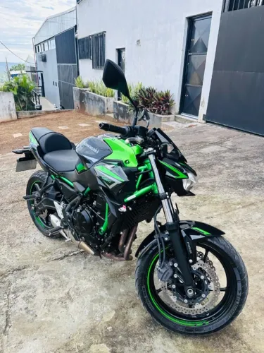 MOTO KAWASAKI Z650 ABS