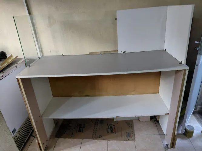 Vendo um lindo balcao para vender lanches,todo na madeira naval , 1,40 de largura