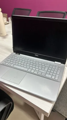 Notebook DELL Inspiron 5584